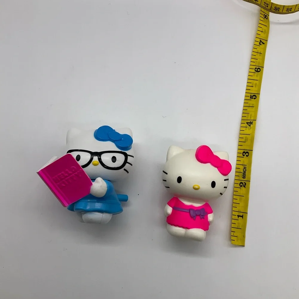 HELLO‎ KITTY READING HELLO KITTY IN PINK DRESS